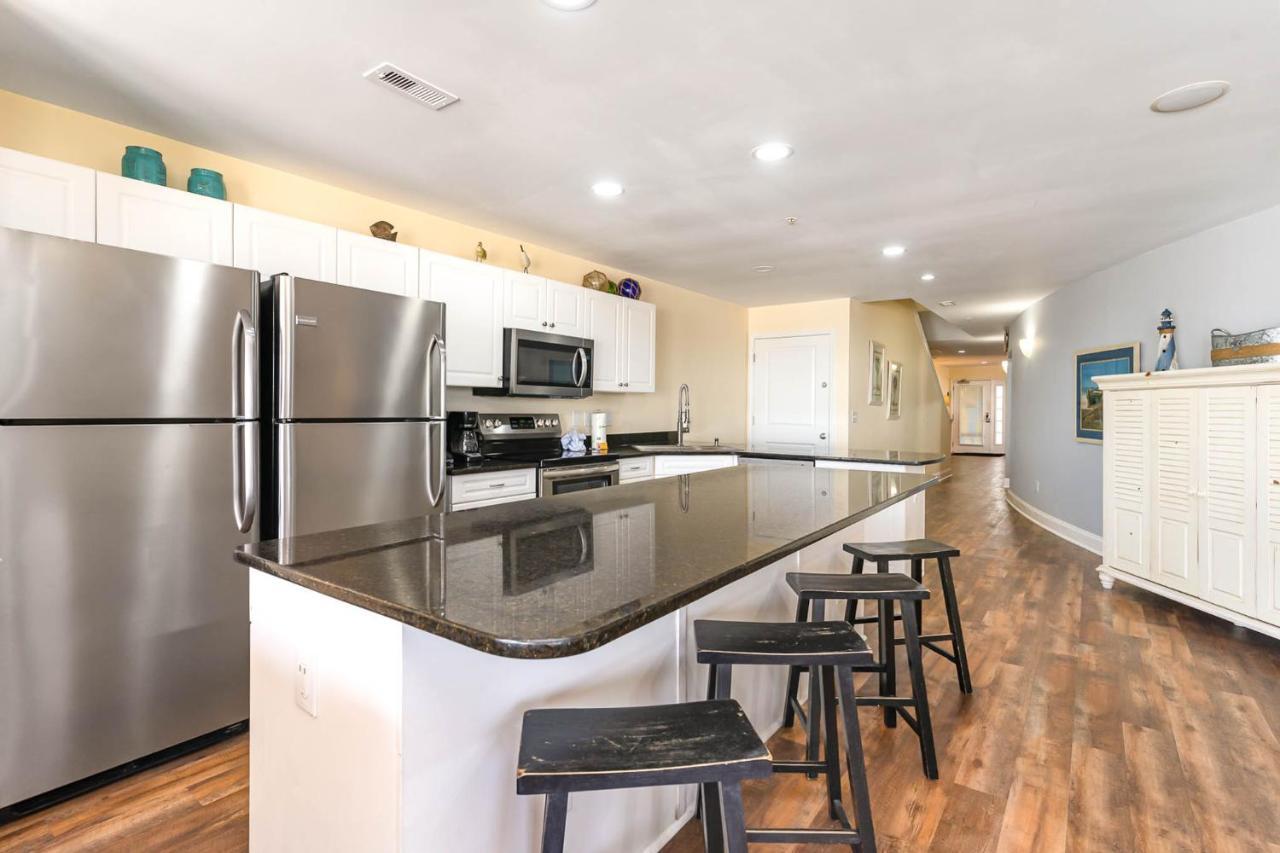 Spacious Penthouse Ocean Front 7 Bedroom Condo - Ambassador Villas Unit 401 미를 비치 외부 사진